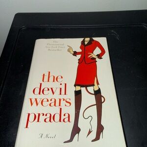 The Devil Wears Prada Book - Red & White Cover